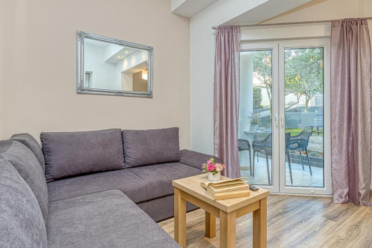Island Resort Mihaela - Happy Rentals 特罗吉尔 外观 照片