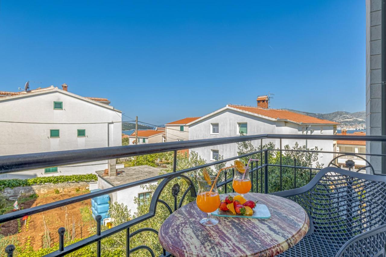 Island Resort Mihaela - Happy Rentals 特罗吉尔 外观 照片