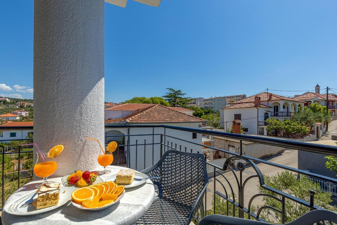 Island Resort Mihaela - Happy Rentals 特罗吉尔 外观 照片