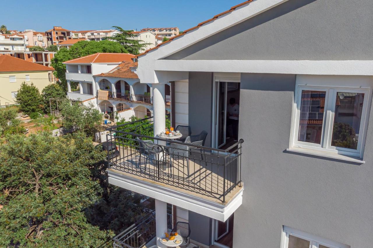 Island Resort Mihaela - Happy Rentals 特罗吉尔 外观 照片