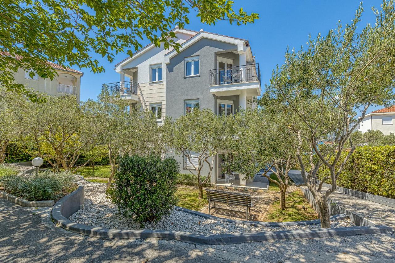 Island Resort Mihaela - Happy Rentals 特罗吉尔 外观 照片