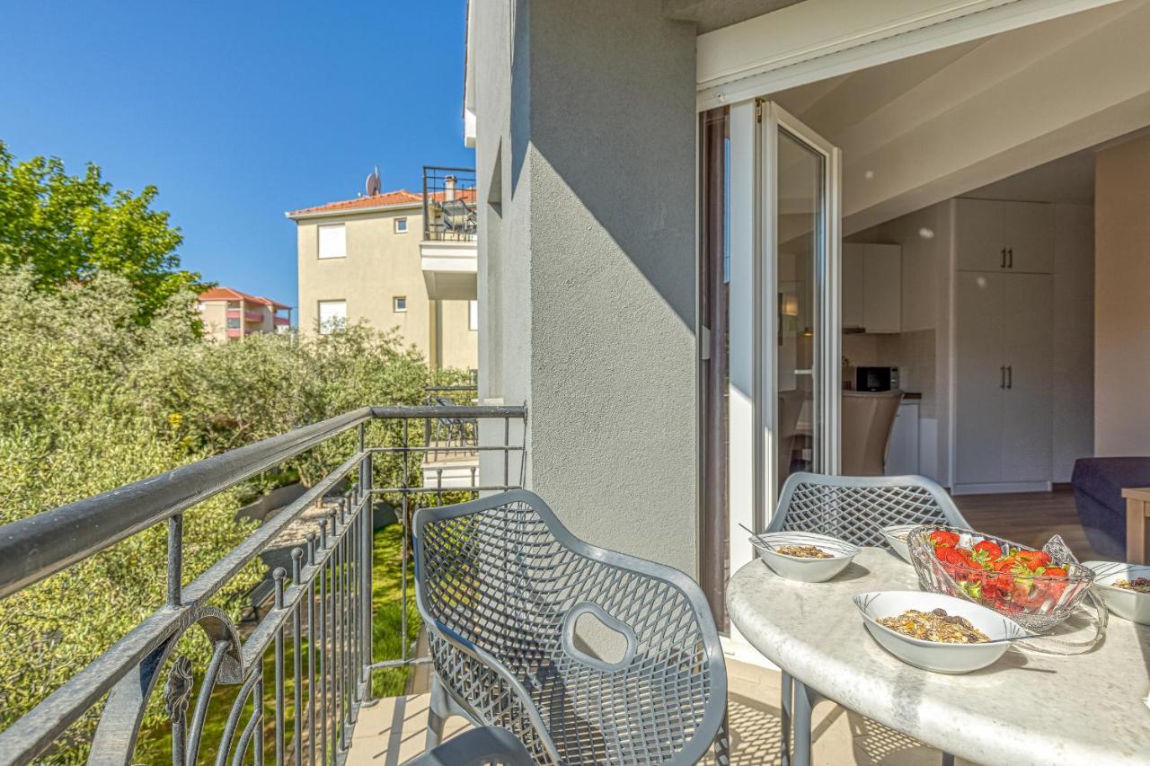 Island Resort Mihaela - Happy Rentals 特罗吉尔 外观 照片