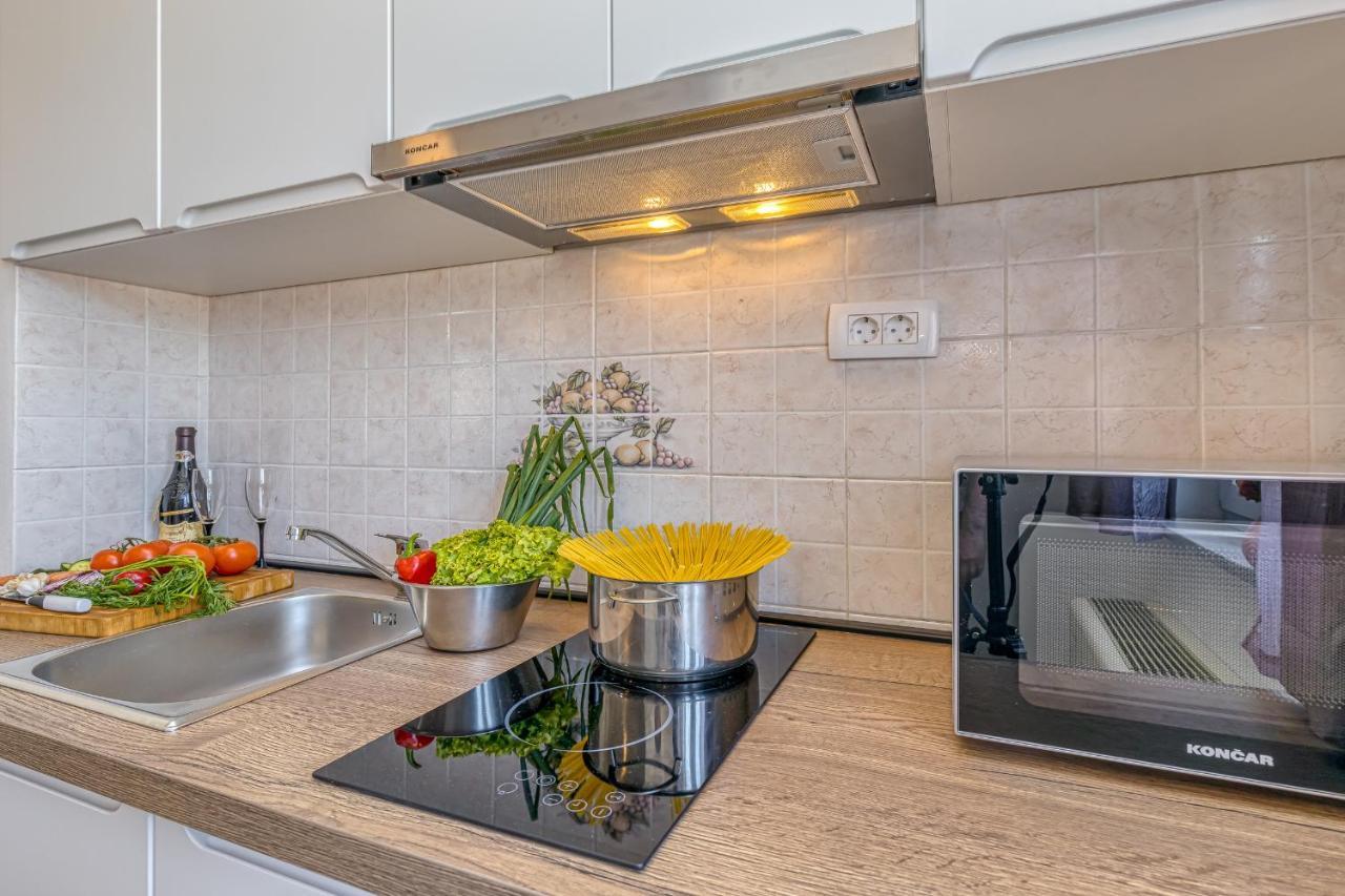 Island Resort Mihaela - Happy Rentals 特罗吉尔 外观 照片