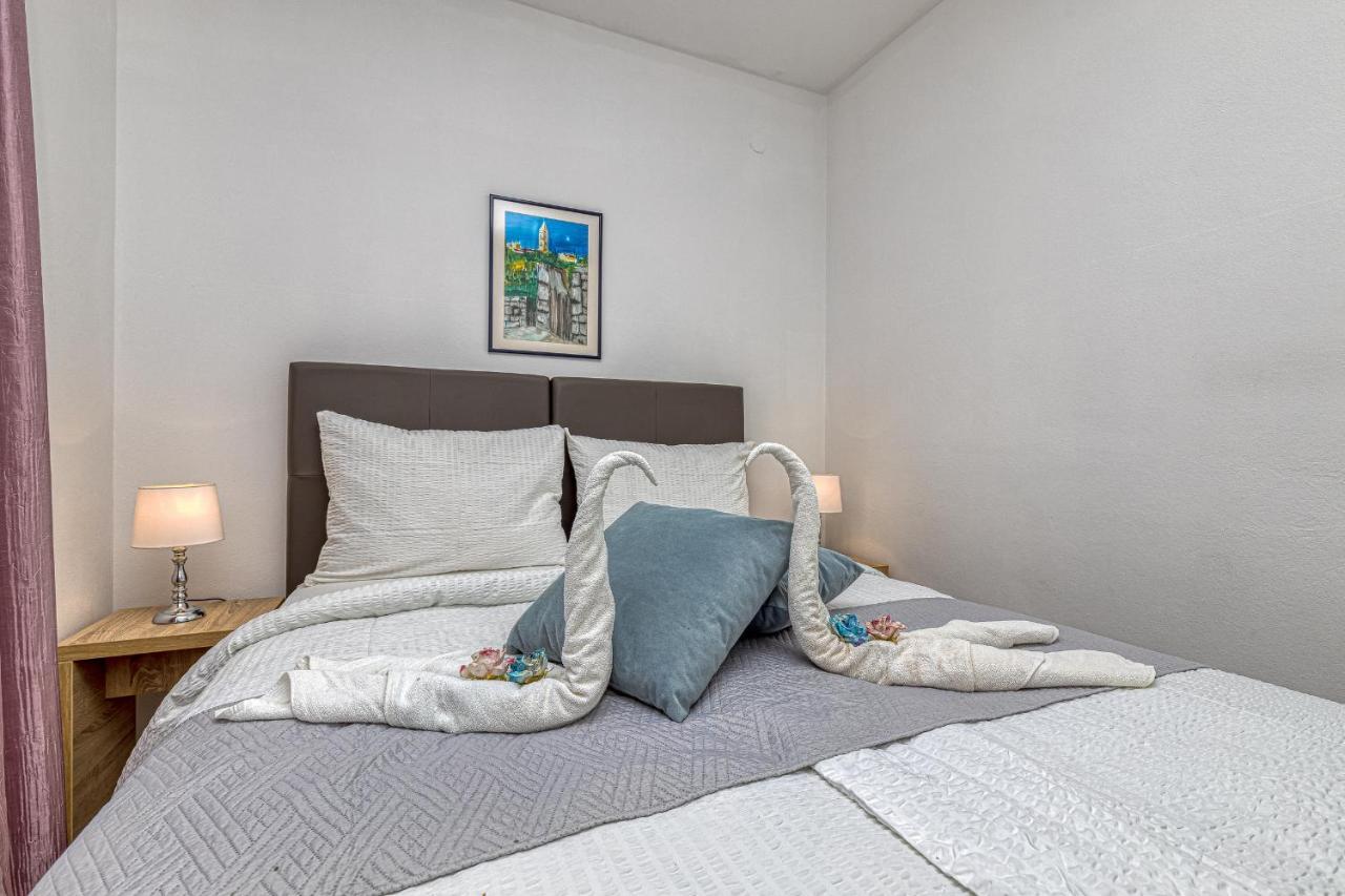 Island Resort Mihaela - Happy Rentals 特罗吉尔 外观 照片