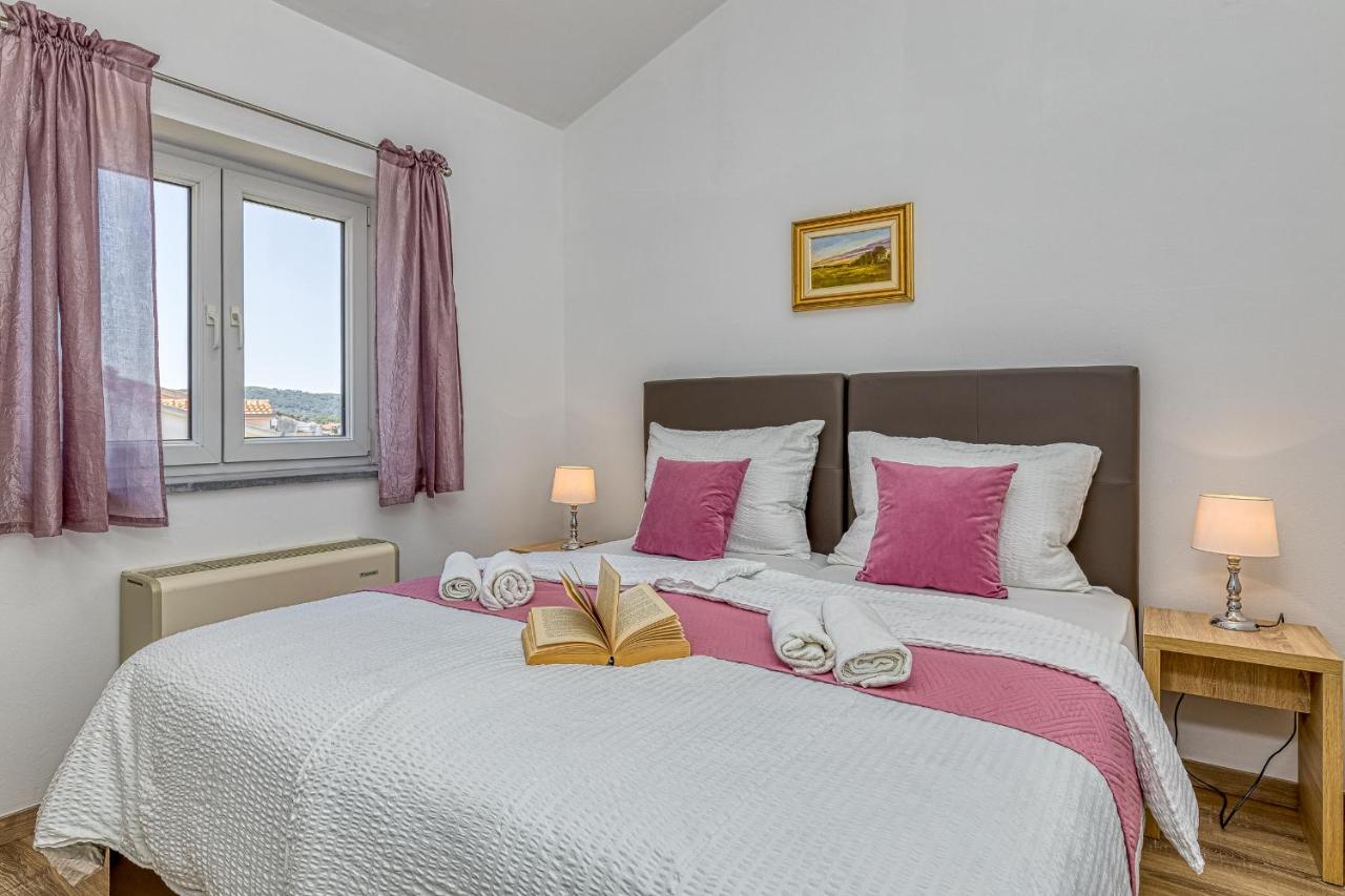 Island Resort Mihaela - Happy Rentals 特罗吉尔 外观 照片