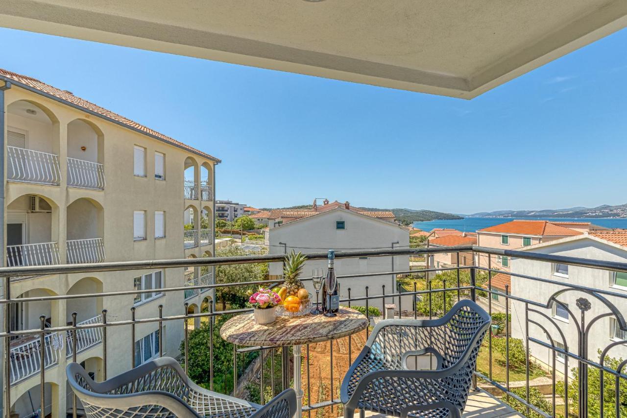 Island Resort Mihaela - Happy Rentals 特罗吉尔 外观 照片