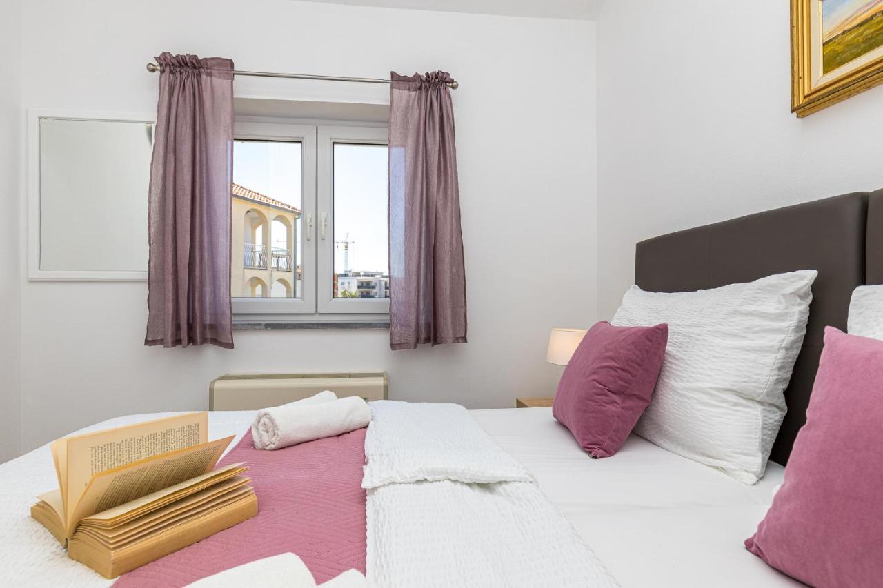 Island Resort Mihaela - Happy Rentals 特罗吉尔 外观 照片